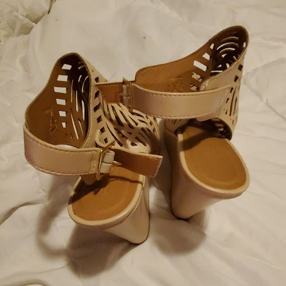 Wedges - Picture 2 of 3